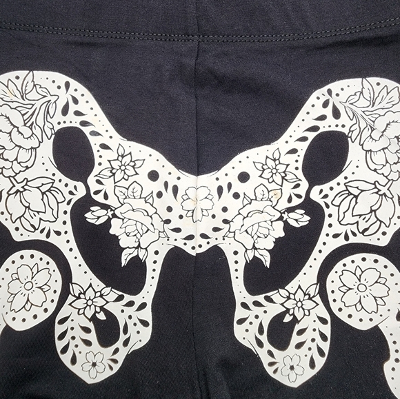 NWOT City Streets Halloween Skeleton Print Leggings - Picture 3 of 5